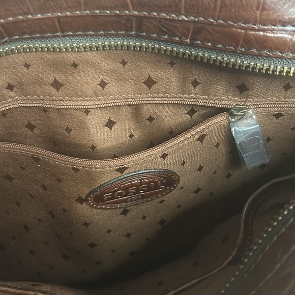 Fossil NWT purse with shoulder strap and handles. Beautiful brown leather. - Picture 6 of 10